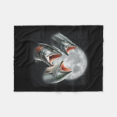 3サケの魚が月のサケの魚で吠えおもしろいる フリースブランケット (正面(横))