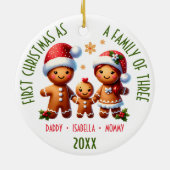 3ジンジャーブレッド家族の家族としての第1クリスマス セラミックオーナメント (裏面)
