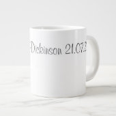 3スタイルマグ – ディキンソン夫人21.07.20xx ジャンボコーヒーマグカップ (正面右)