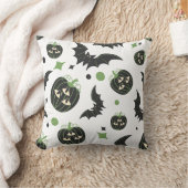3モダン目カボチャとこうもりハロウィン クッション (ブランケット)