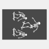 3不気味スケートで滑るスケルトンハロウィーンスケートボード ラッピングペーパーシート (正面)