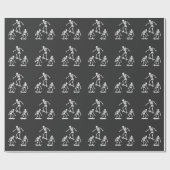 3不気味スケートで滑るスケルトンハロウィーンスケートボード ラッピングペーパー (フラット)