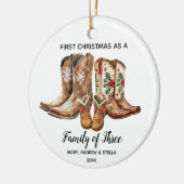 3人のカウボーイ・キープサケの家族としてクリスマス1回目 セラミックオーナメント (左)