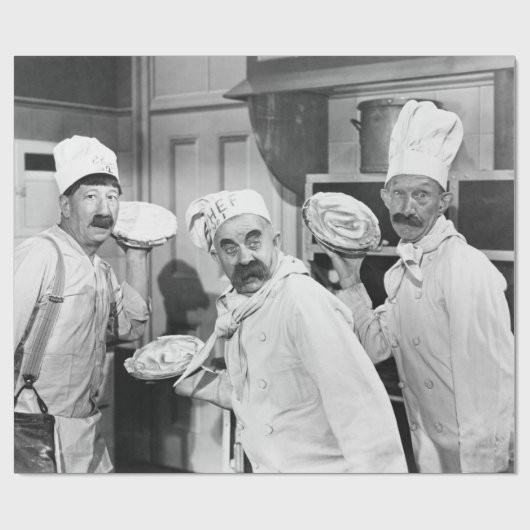 3人のシェフが子牛の喧嘩のためにパイを持っていた ラッピングペーパー (フラット)