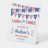 3人の土地だ!7月3日の4日パーティー 台座サイン (正面)