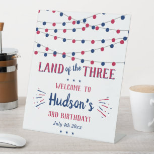 3人の土地だ！7月3日の4日パーティー 台座サイン