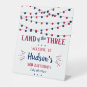 3人の土地だ!7月3日の4日パーティー 台座サイン (正面)