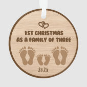 3人の家族としての最初のクリスマス オーナメント (裏面)