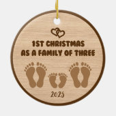 3人の家族としての最初のクリスマス セラミックオーナメント (裏面)