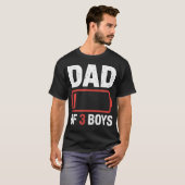 3人の息子のパパはお疲れモード Tシャツ (正面フル)