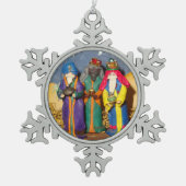 3人の王がクリスマスのベビーに贈り物を運ぶ スノーフレークピューターオーナメント (正面)