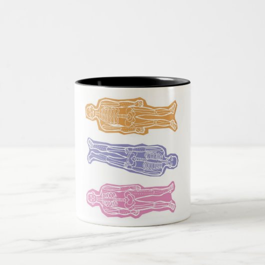 3人の骸骨カラフルマグカップ - 3 colorful skeletons mug ツートーンマグカップ (中央)