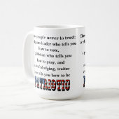 3人は決して信用しない。 コーヒーマグカップ (正面左)