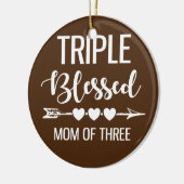 3人賛美の男の子の子の三つ組の母親 セラミックオーナメント (左)
