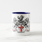 3個のライオンの紋章学のフットボールのティーおよびギフト ツートーンマグカップ (中央)