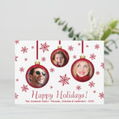 3写真レッドバウブルオーナメント&スノーフレークスホリデー カード (スタンド正面)