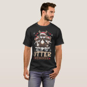 3匹のカワウソのトナカイ サンタ帽子 シカ メリークリスマス Tシャツ (正面フル)