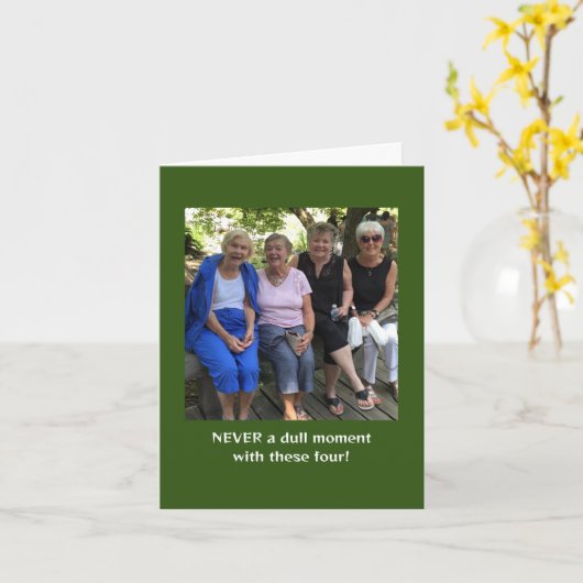 3匹のサルと1匹のサル カード (黄色い花)