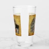 3匹の小さな豚が納屋で雪素朴を眺めている タンブラーグラス (左)