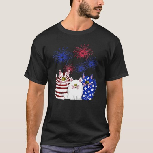 3匹の猫たち花火アメリカ国旗 Tシャツ (正面)