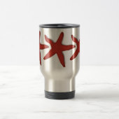 3匹の赤いヒトデの熱帯海のビーチのテーマ トラベルマグ (中央)