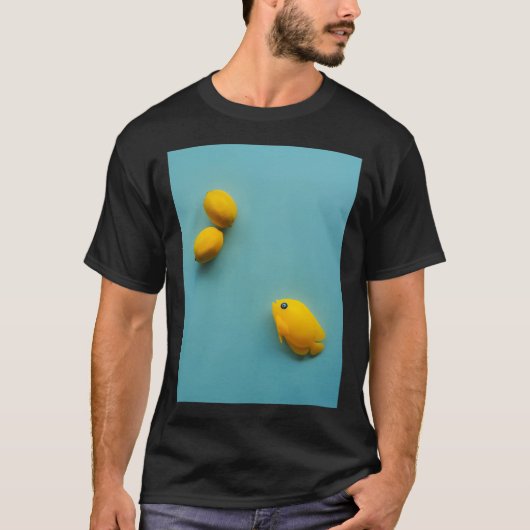 3匹の黄色いエンゼルフィッシュ Tシャツ (正面)