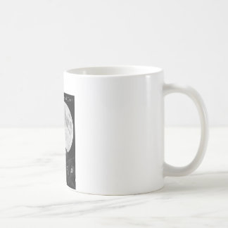 3匹の黒猫および月 コーヒーマグカップ