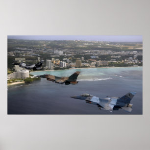 3匹のF-16戦いの《鳥》ハヤブサは形成で飛びます ポスター
