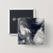 3台の違う台風 缶バッジ (正面&裏面)