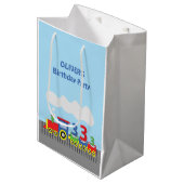 3回目のバースデートレインの名前のカスタマイズ ミディアムペーパーバッグ (正面アングル)