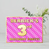 3回目の誕生日パーティー—おもしろいピンクのハートとストライプ 箔招待状 (立ち正面)