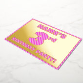 3回目の誕生日パーティー—はっきりした、おもしろい、ピンクストライプ色の数は3 箔招待状 (回転した状態)