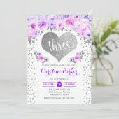 3回目の誕生日 – シルバーハートホワイトパープルフローラ 招待状 (スタンド正面)