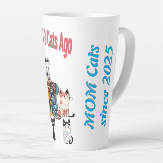 3年前は普通の猫だったおもしろい- Cat Mug カフェラテマグ (右アングル)