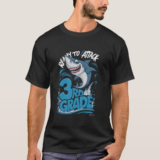 3年生のサメをおもしろい攻撃してSchoに戻す準備ができている Tシャツ (正面)