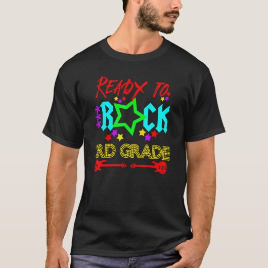 3年生の生徒または先生 クールなロックT Tシャツ (正面)