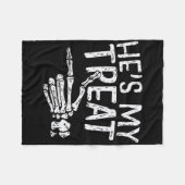 3年生の空手Ckを学校に蹴る準備ができている フリースブランケット (正面(横))