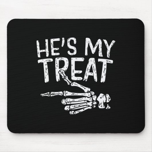 3年生の空手Ckを学校に蹴る準備ができている マウスパッド (正面)