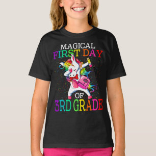 3年生の魔法の最初の日新学期 Tシャツ