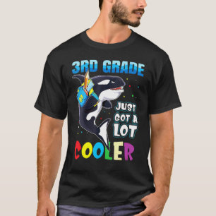 3年生はオークのおかげでさらにカッコよく! バックトゥスクール Tシャツ