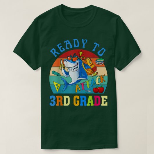3年生サメ新学期少年を攻撃する準備ができている Tシャツ (デザイン正面)