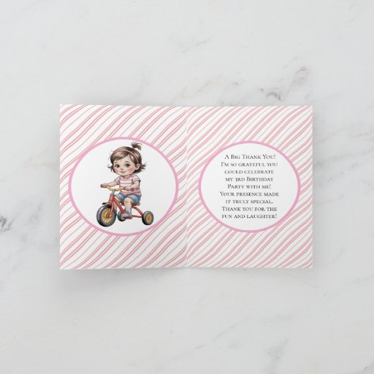 3日三輪車に乗った女の子の誕生日パーティーありがとう カード (内部)