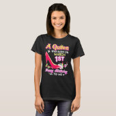 3月1日に女王が生まれました お誕生日おめでとう  Tシャツ (正面フル)