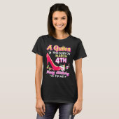 3月4日に女王が生まれました お誕生日おめでとう Tシャツ (正面フル)