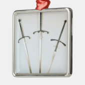 3本の両手のある剣1570年 メタルオーナメント (左)