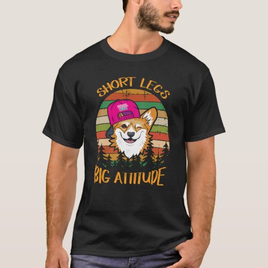 3本の短い足 大きな態度 Tシャツ (正面)