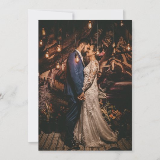 3枚のフォトタイポグラフィの新婚アナウンスメントブラック 招待状 (裏面)