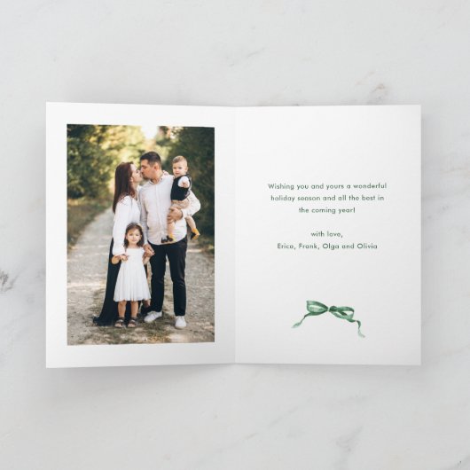 3枚の写真が可愛らしいサージグリーンのクリスマスリボン シーズンカード (内部)