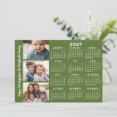3枚の写真コラージュが入った2027年カレンダー - 緑 シーズンカード (スタンド正面)