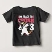 3歳のユニコーン誕生日おめでとうTシャツ ベビーTシャツ (正面)